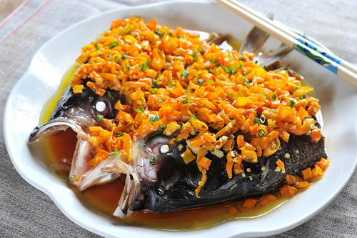 湘菜名肴黄金鱼头做法